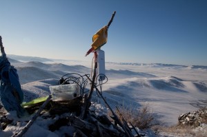 Die Antenne haben wir an einem Stock befestigt, der in einem Ovo steckte.