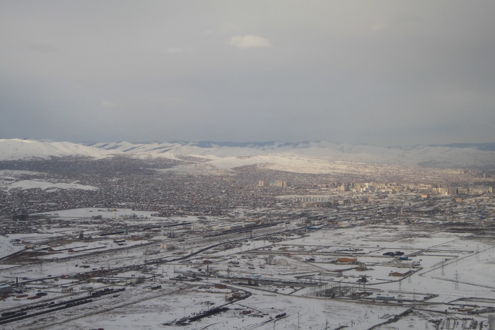 approaching-ulan-bator-in-the-snow-april-2013