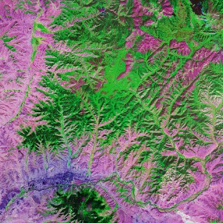 Satellitenbild Kunst mit Ulan Bator unten links in violett